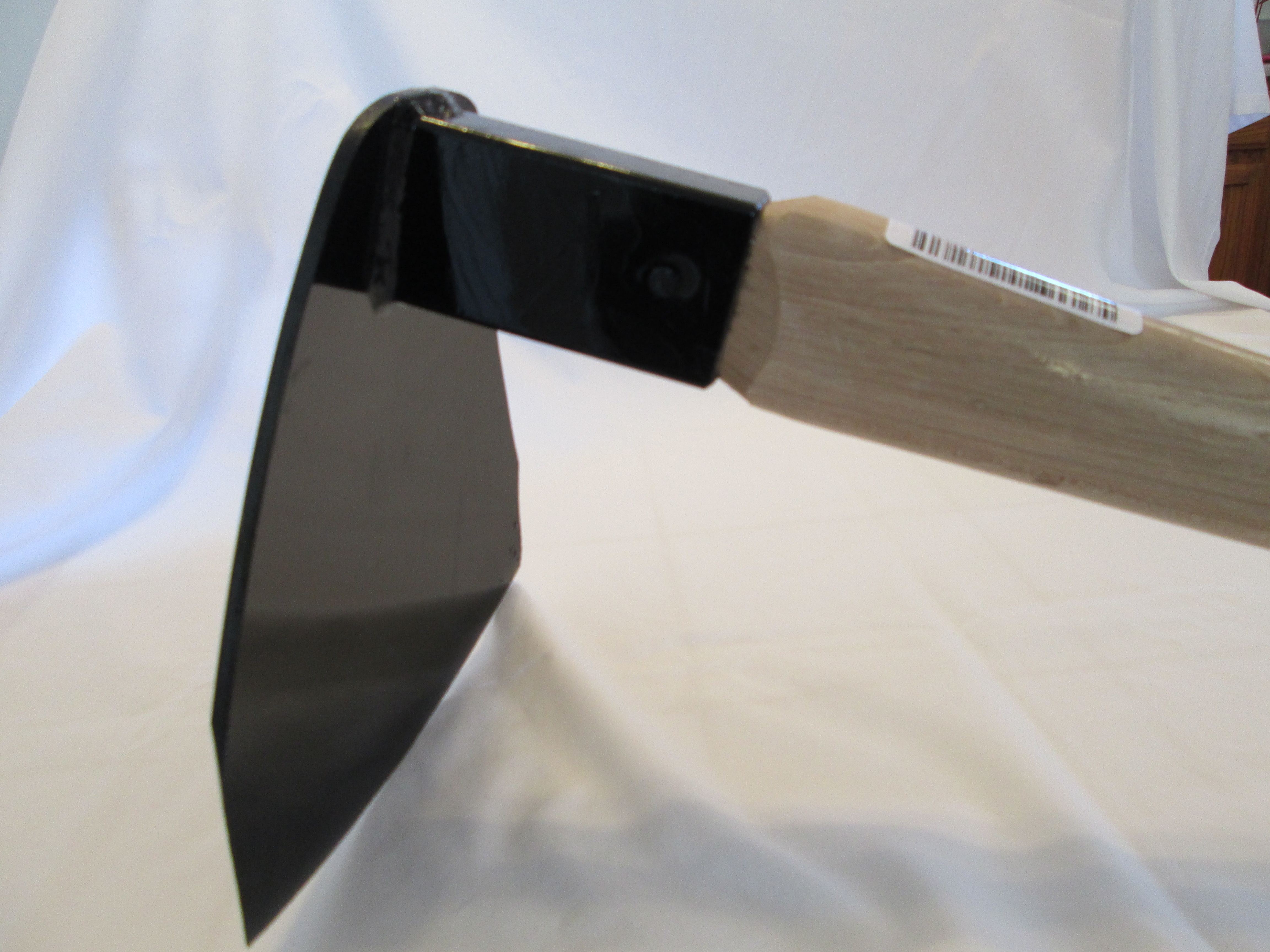 Rogue Hoe Field Hoe with 8-1/2” Curved Head 40” Curved Hickory Handle 